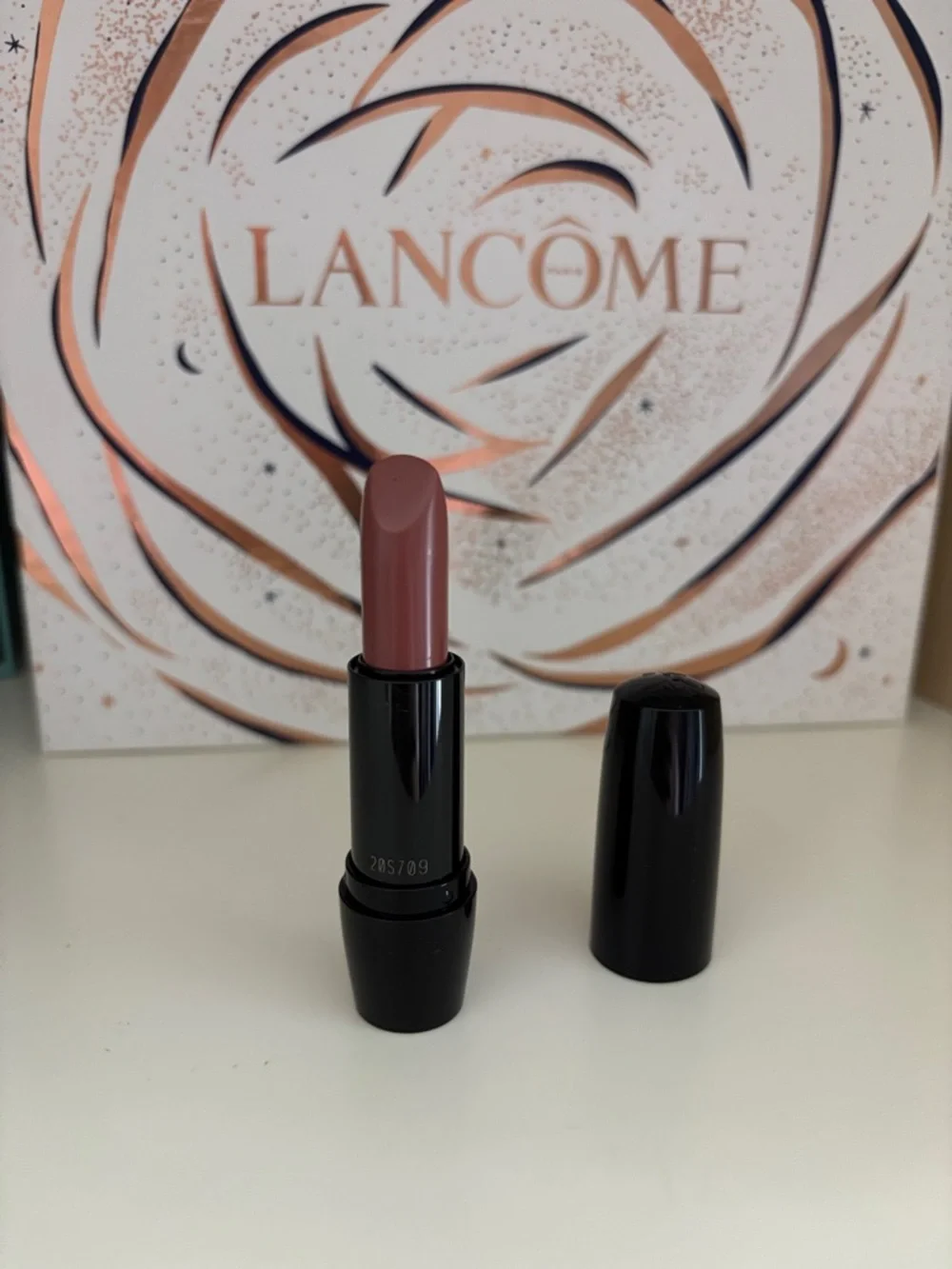 Hydrating Mauve Nude Lipstick — Smooth Everyday Wear